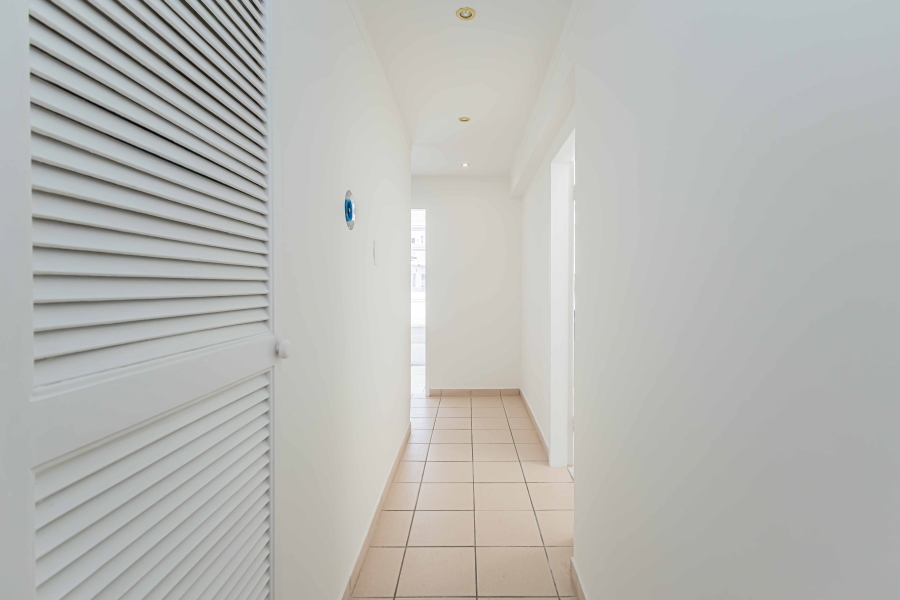 3 Bedroom Property for Sale in Sea Point Western Cape